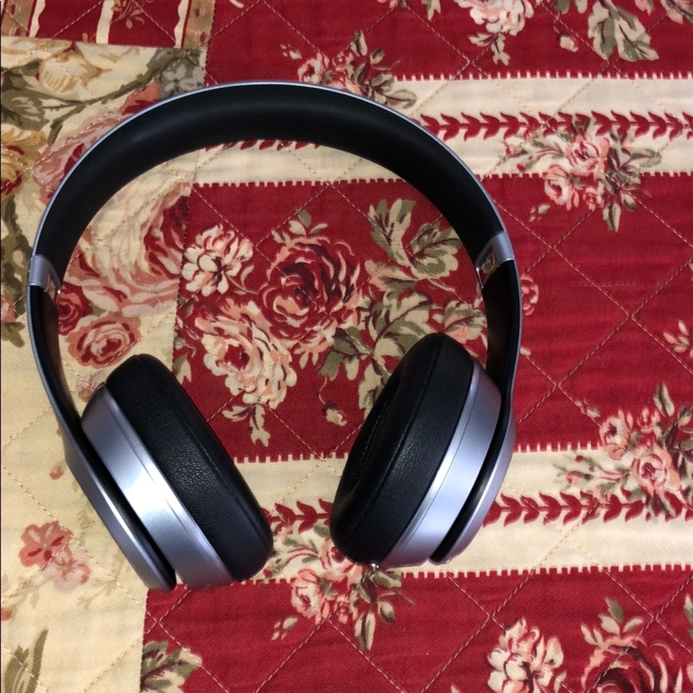 new without box beats never used got airpods